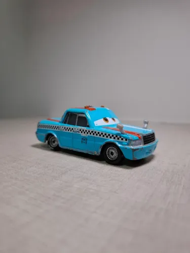 Carrinho táxi filme carros