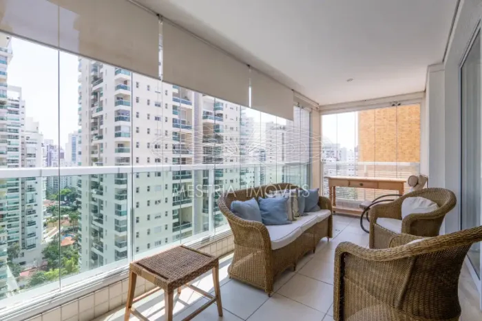 Campo Belo | Apto excelente | Com 161 m² | 3 suítes | Condomínio clube!