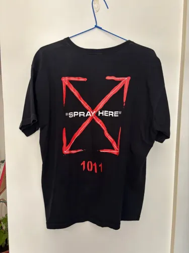 Camiseta Off-White Spray Here