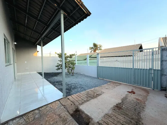 VENDO Linda casa em condomínio em aguas lindas de Go
