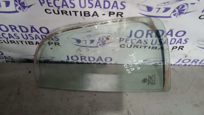 Vidro fixo porta traseira Esq uno Vivace ano 2013
