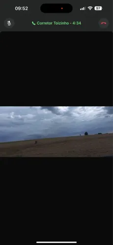 Fazenda em campo florido