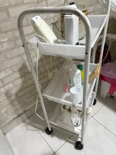 Carrinho auxiliar para salão de beleza