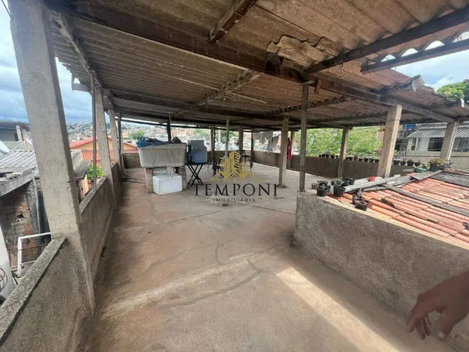 Excelente lote com 3 casas e terraço no Bairro Maria Goretti