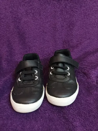 Tênis Infantil com Velcro - Tamanho 27 - Marca Tininha