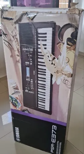     Yamaha PSR-E373 Nunca Usado Na Caixa