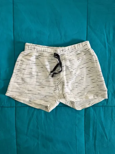 Short branco