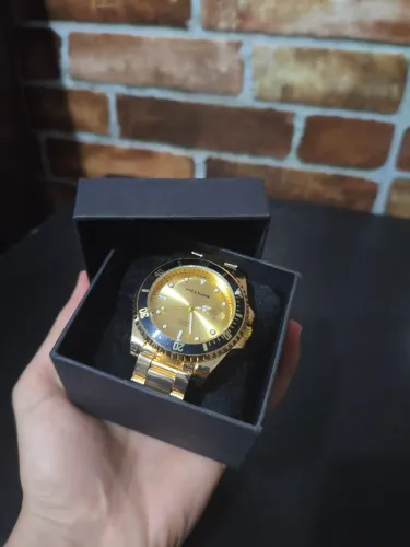 Relógio Dourado PallyJane Moderno 