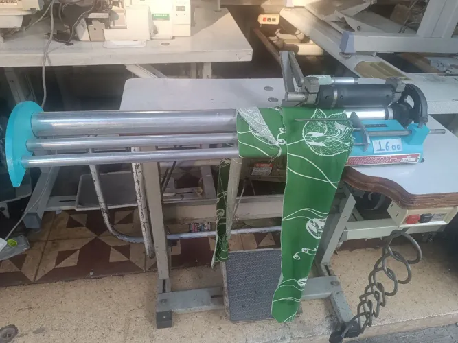 Vendo Máquina de Cortar Viés Usada .