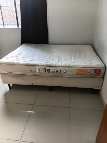 Cama de casal com colchão
