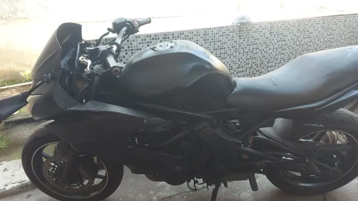 Moto no preço mas baixo porém com parte elétrica pra fazer