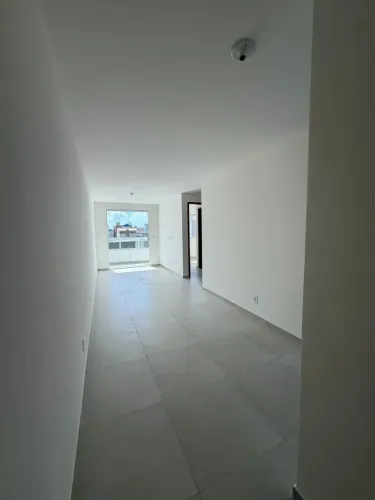 Lindo ap sol da manha, ultimo andar, primeira locação, prox principal. Jockey de Itaparica