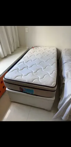 Cama box base com bau solteiro marca castor excelente estado r