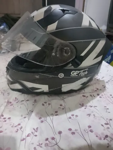 Capacete usado pra motoqueiro
