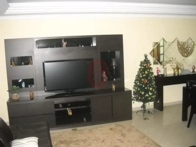Sobrado de Alto Padrão com Piscina e Suíte Master no Jardim Vila Formosa