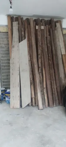 Vende-se pontaletes de obras 
