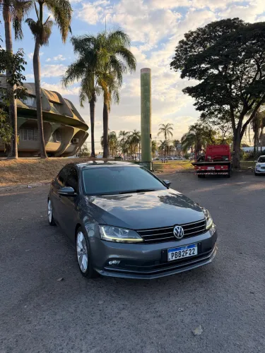 Volkswagen Jetta Comfortline 1.4 TSI 16V 4P Aut. 2017