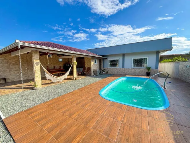 Casa 4 quartos e piscina em Balneário Barra do Sul - Salinas