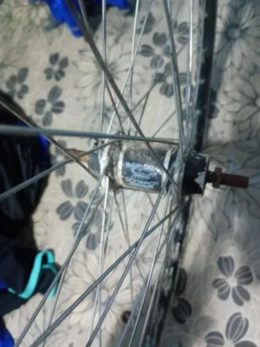 Vendo roda vzan aro 26 ou troco em celular