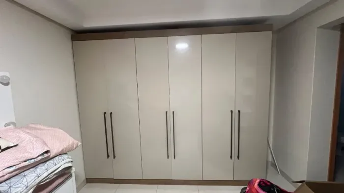 Guarda roupa 6 portas
