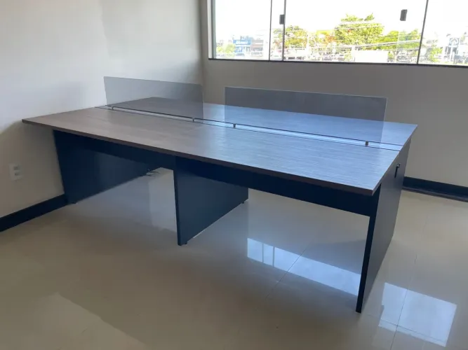 ESTAÇÃO DE TRABALHO DIVISORIA DE VIDRO  4 lugares LOJA IKONOFFICE 