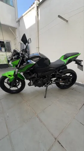 Kawasaki Z400 2020 | Apenas 5.383 km | Aceito Troca