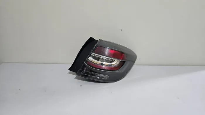 Lanterna direita Sandero / Sandero Stepway 2020/2021/2022/2023/2024