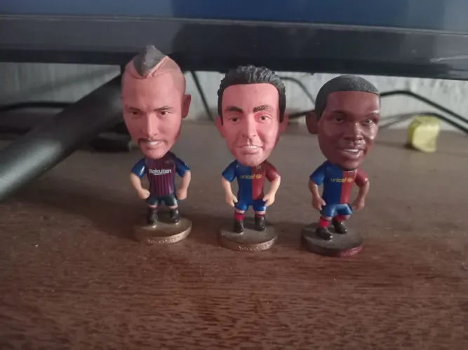 Xavi eto e Vidal trio de mini craques do Barcelona 