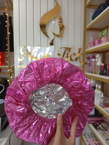 Novidade em Touca metalizada  de Hidratação cor rosa tamanho GG