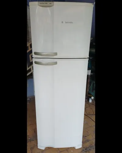 Refrigerador DUPLEX ELECTROLUX FROST FREE 
