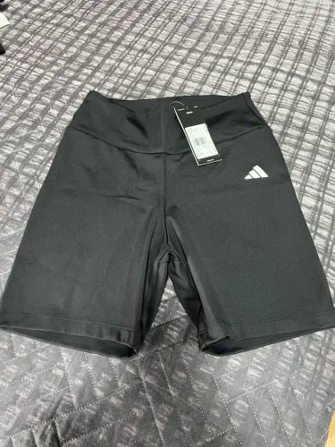 Vendo shorts feminino M