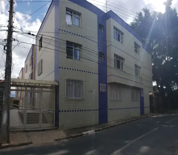 SAGRADA FAMÍLIA  APARTAMENTO 2 QUARTOS - Rua Genoveva de Souza, n.º 300, apto 303