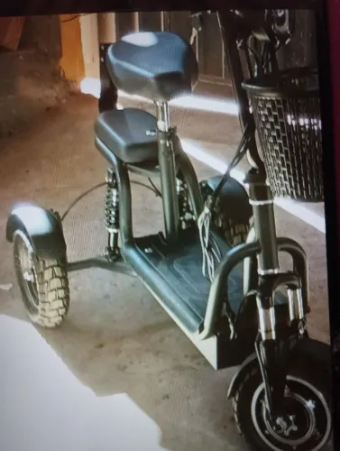 Patinete triciclo eletrico