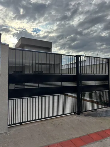 Casa com 3 Quartos, Suíte e Área Gourmet no Jardim Paulista em Maringá