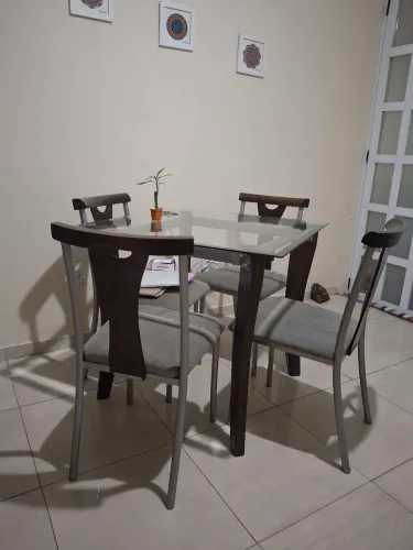 MESA de Vidro com 4 Cadeiras