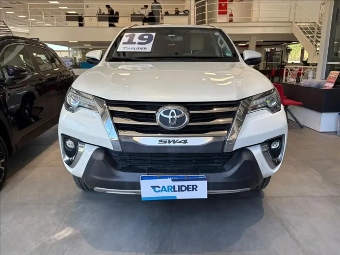Toyota Hilux SW4 Diamond 2.8 TB 4X4 Die. Aut. 2019