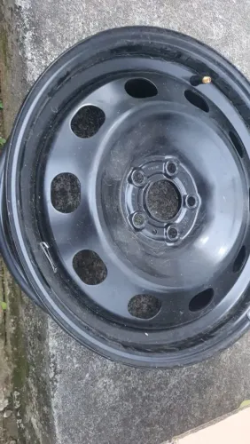 Vendo 4 rodas de ferro aro 16 com as carlotas novo
