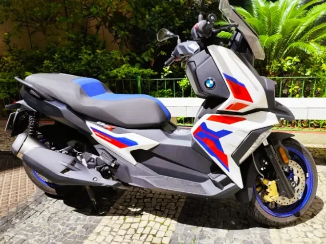 BMW C 400X Sport 2024/24 - com 1.680 km