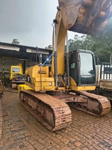 Escavadeira à Venda CAT 320D