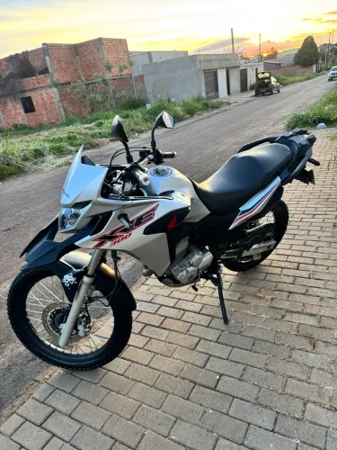 Vendo xre 300 2021 ou troco em 160 ou biz