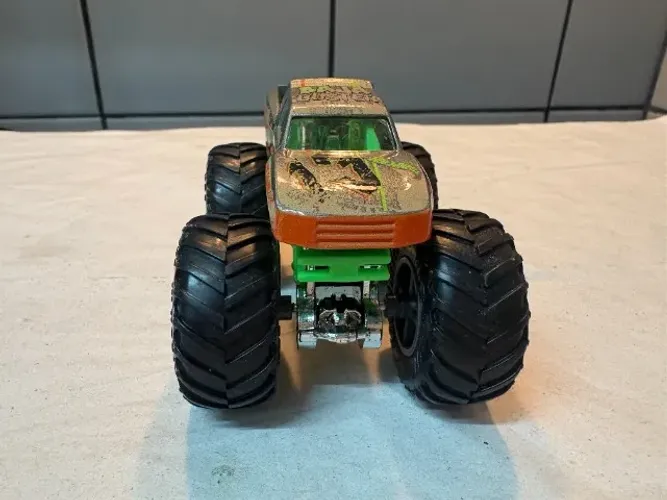 Hot Wheels Monster Trucks Baja Buster  - usado - leia