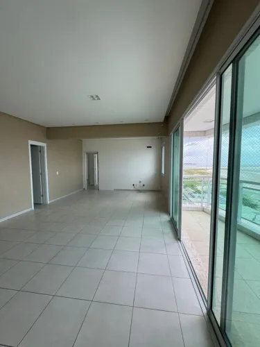 APARTAMENTO NA PENÍNSULA