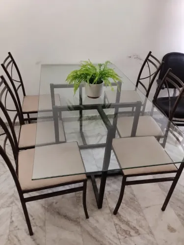 Mesa de jantar com 6 cadeiras