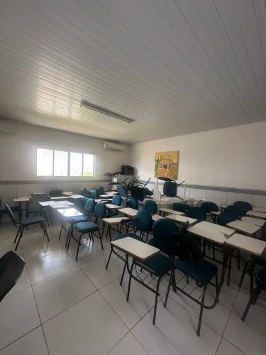 CADEIRAS ESCOLAR R$:170,00 unidade.