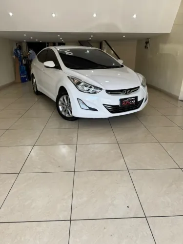 Hyundai Elantra GLS 2.0 16V Flex Aut. 2016