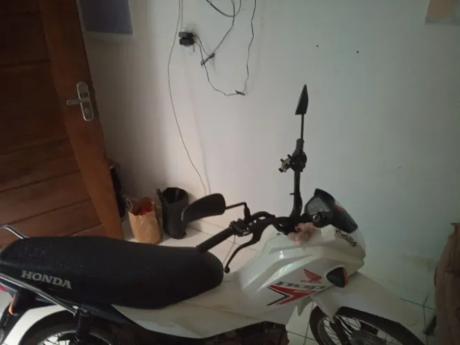Moto super nova nada a fazer só pega transferia e roda tel ou ZAP *78