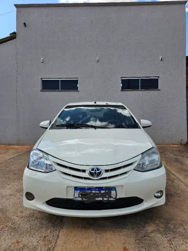 Toyota Etios X 1.3 Flex 16V 5P Mec. 2014