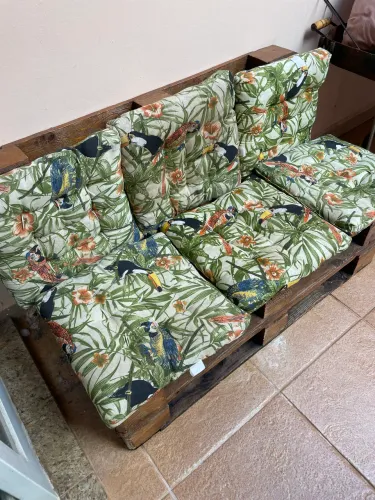 Sofá de pallet de 3 lugares