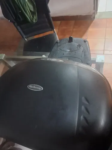 Vendo bau Gavi semi novo 45l e uma garupa da twister