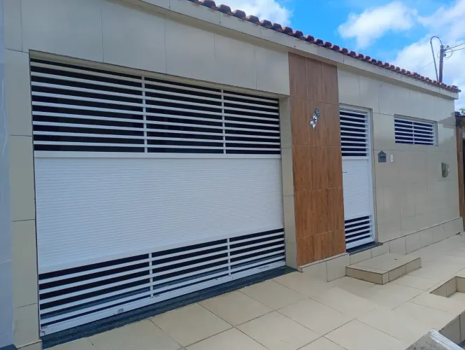 VENDO CASA NO CONJUNTO TIRADENTES